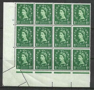 Sg 542 1½d Wilding Edward Crown variety - Superb misperf UNMOUNTED MINT