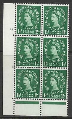 1957 1½d Graphite cylinder 21 No Dot perf type C(E P) UNMOUNTED MINT