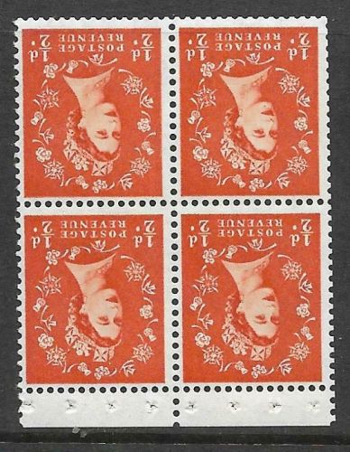 SB9a Wilding booklet pane Crown on Cream perf type P UNMOUNTED MNT MNH