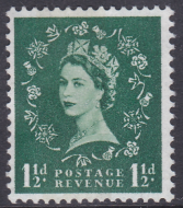 Sg S35b 1½d Wilding 8mm right band  UNMOUNTED MINT